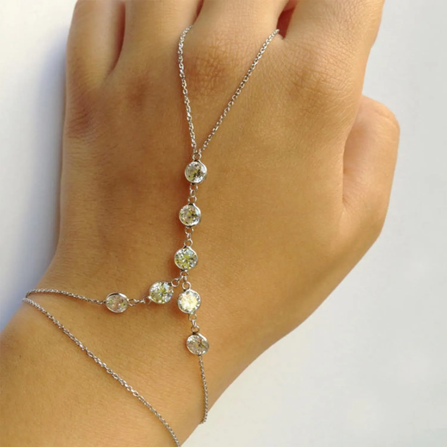 Boho Hand Chain Bracelet for Women Gold Finger Bracelets Ring Hand Chain Crystal Beaded Hand Chain Ring Bracelets for Women Jewelry Gifts
