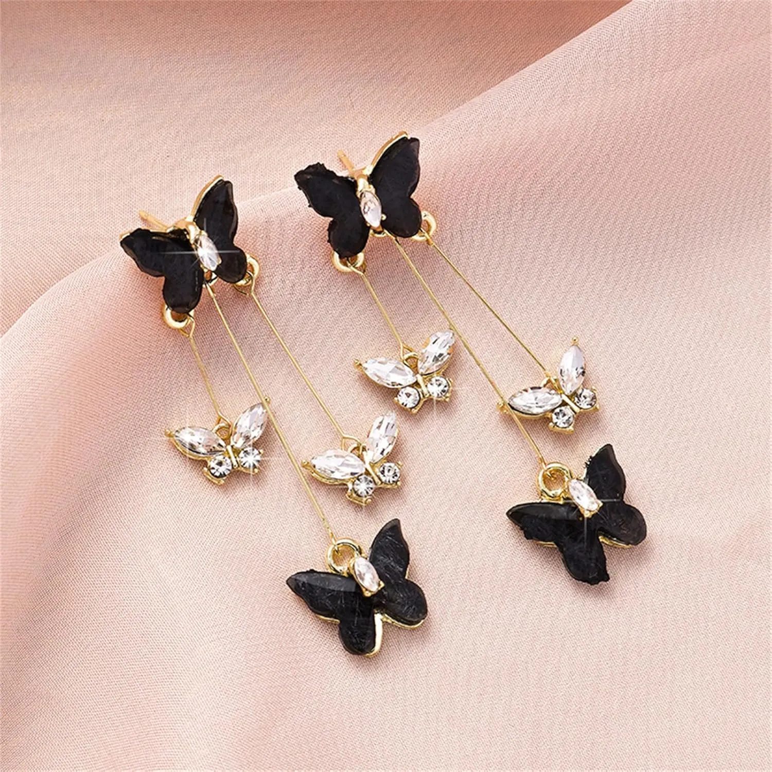 Butterfly Earrings for Women Sparkle Crystal Rhinestone Purple Butterfly Dangle Drop Earrings Long Crystal Butterfly Tassel Earrings Purple Earrings Wedding Jewelry for Singer Fans Costume Outfits Gifts