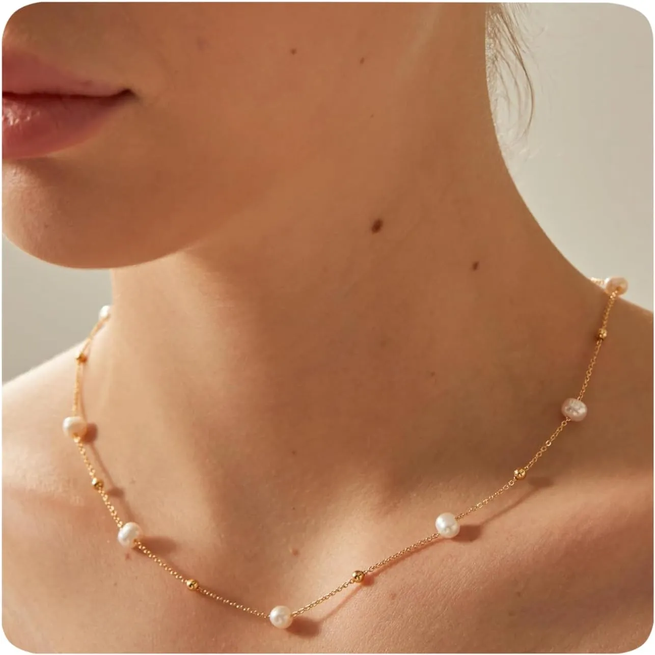 Dainty Pearl Necklaces for Women 14k Gold Plating White Tiny Daisy Pearl Beaded Chain Flower Necklace Trendy Simple for Women Teen Girls Daisy Gift Bride Necklace Wedding Jewelry