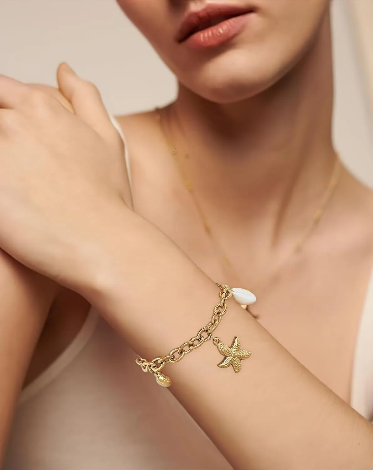 Gold Bracelet For Women With Ocean Charms Bracelets Starfish Bracelet Trendy Bohemian Bracelet Adjustable Trendy Sea Shell Bracelet Mermaid Bracelet Beach Jewelry Gift