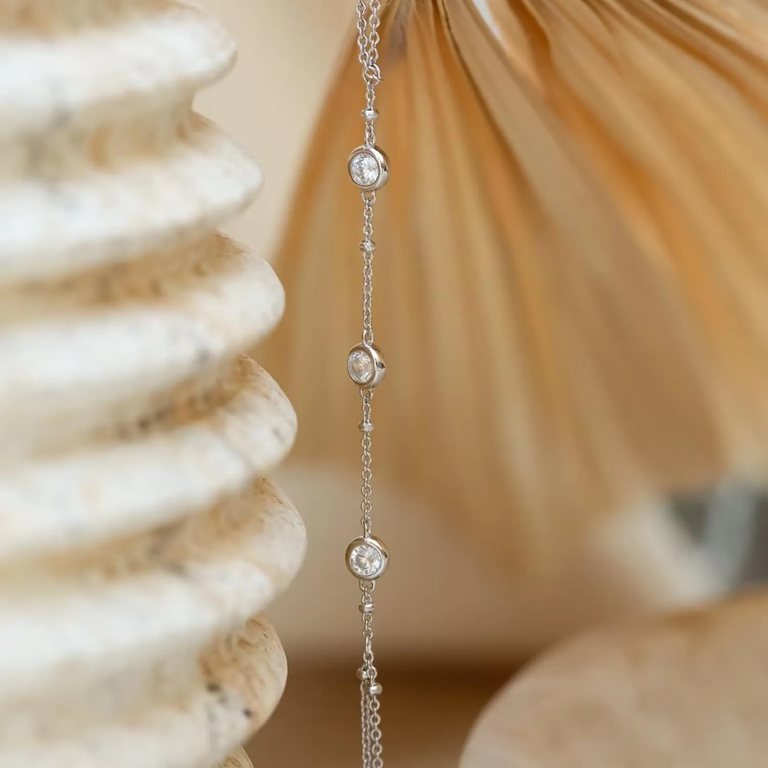 Hand Chain Ring Bracelet for Women Dainty Finger Ring Bracelet Bohemian Slave Bracelets Rhinestone Rings Hand Chain Bracelets Trendy Jewelry for Women