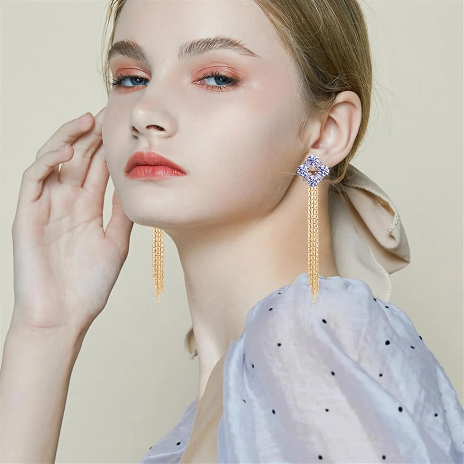 Long Sparkly Crystal Flower Metal Tassel Dangle Drop Earrings for Woman Teen Elegant Chic 14k Gold Rhinestone Floral Metal Chain Stud Earrings Wedding Party Bridesmaid Jewelry Gifts