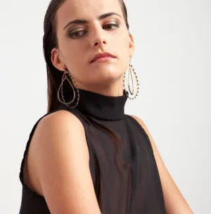 Raquel Welche 126 Onyx Drops in Gold