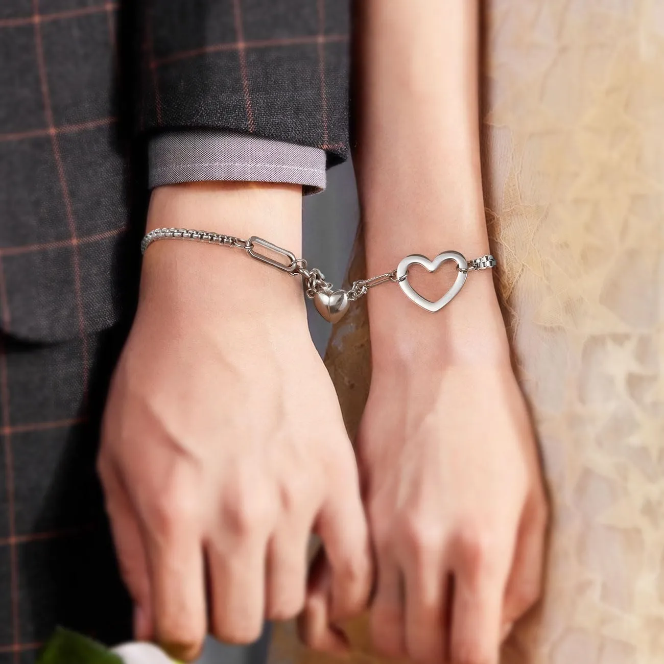 Ring Bracelet Hand Chain, Gold Plated Butterfly Ring and Chain Bracelet, Shiny Cuff Bangle Link Bracelet Dainty Hand Harness Chain Statement Jewelry Gift for Women Her