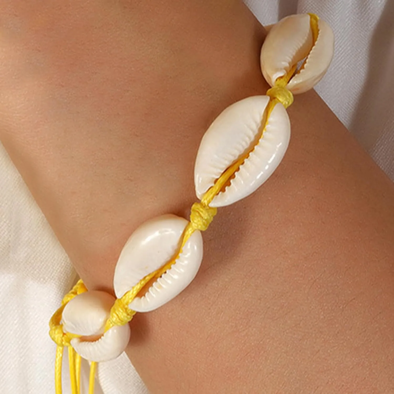 Shell Bracelet for Women Natural White Seashell Bracelet Boho Shell Jewelry Summer Gifts for Women Beachy Bracelets