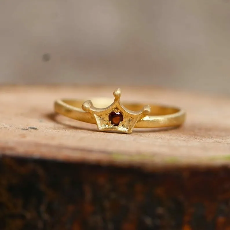Trendy 925 Sterling Silver Crown Shape Gold Ring Citrine Gemstone Indian Gold Jewellery For Woman And Girls Promise Ring for Her (9.5)